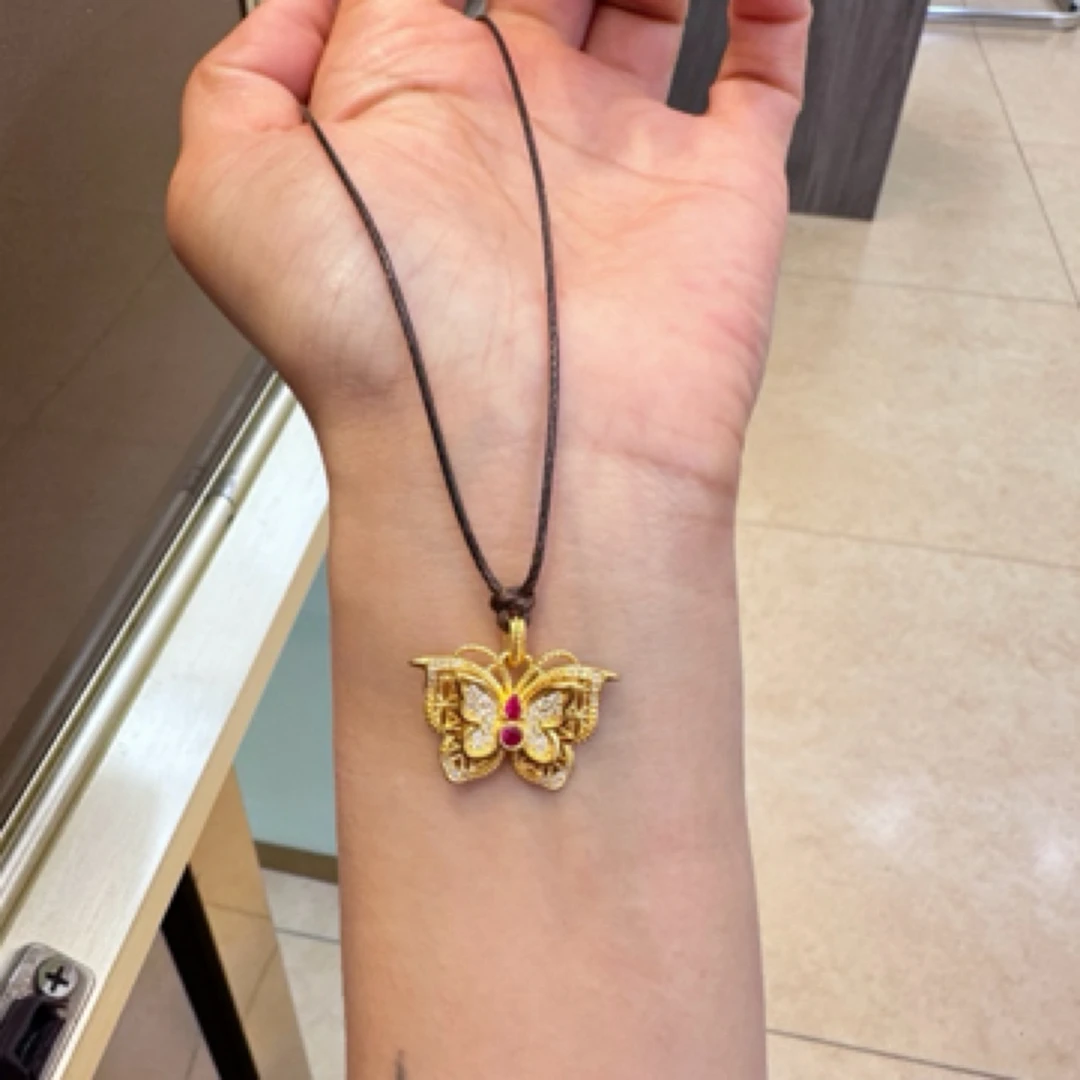 宸饰珠宝足金点莫桑钻吊坠