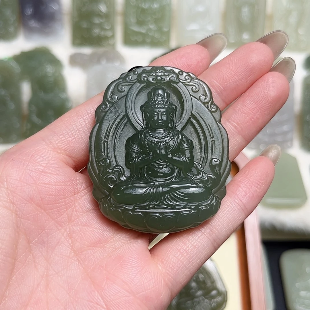 卢***哲颈饰未镶嵌和田玉