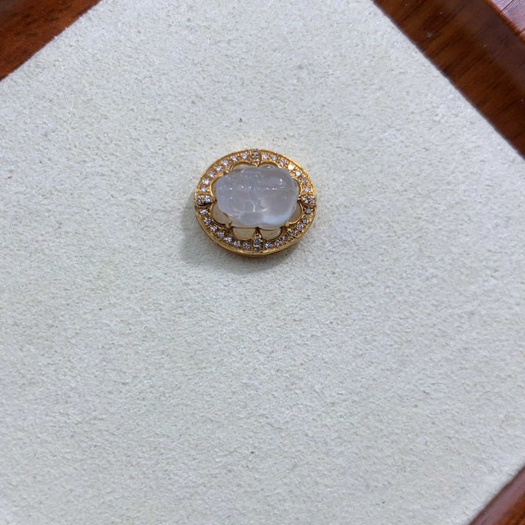 翡翠18K金镶嵌项链貔貅