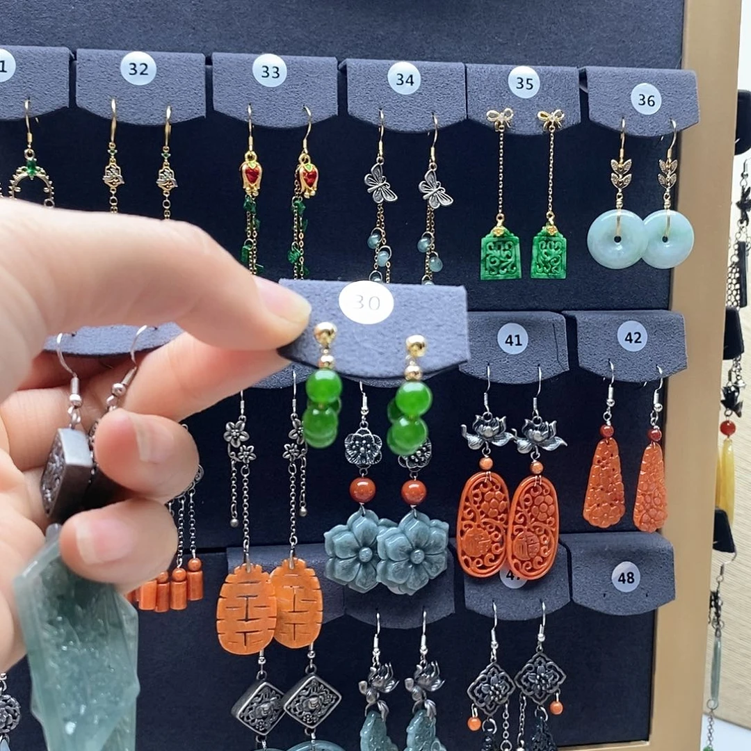 和田玉未镶嵌耳饰