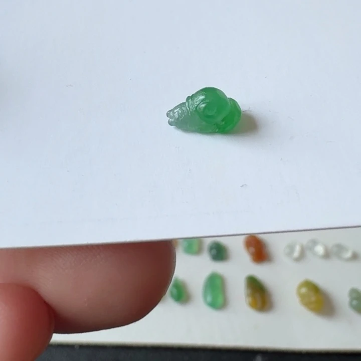 定制翡翠未镶嵌蜗牛