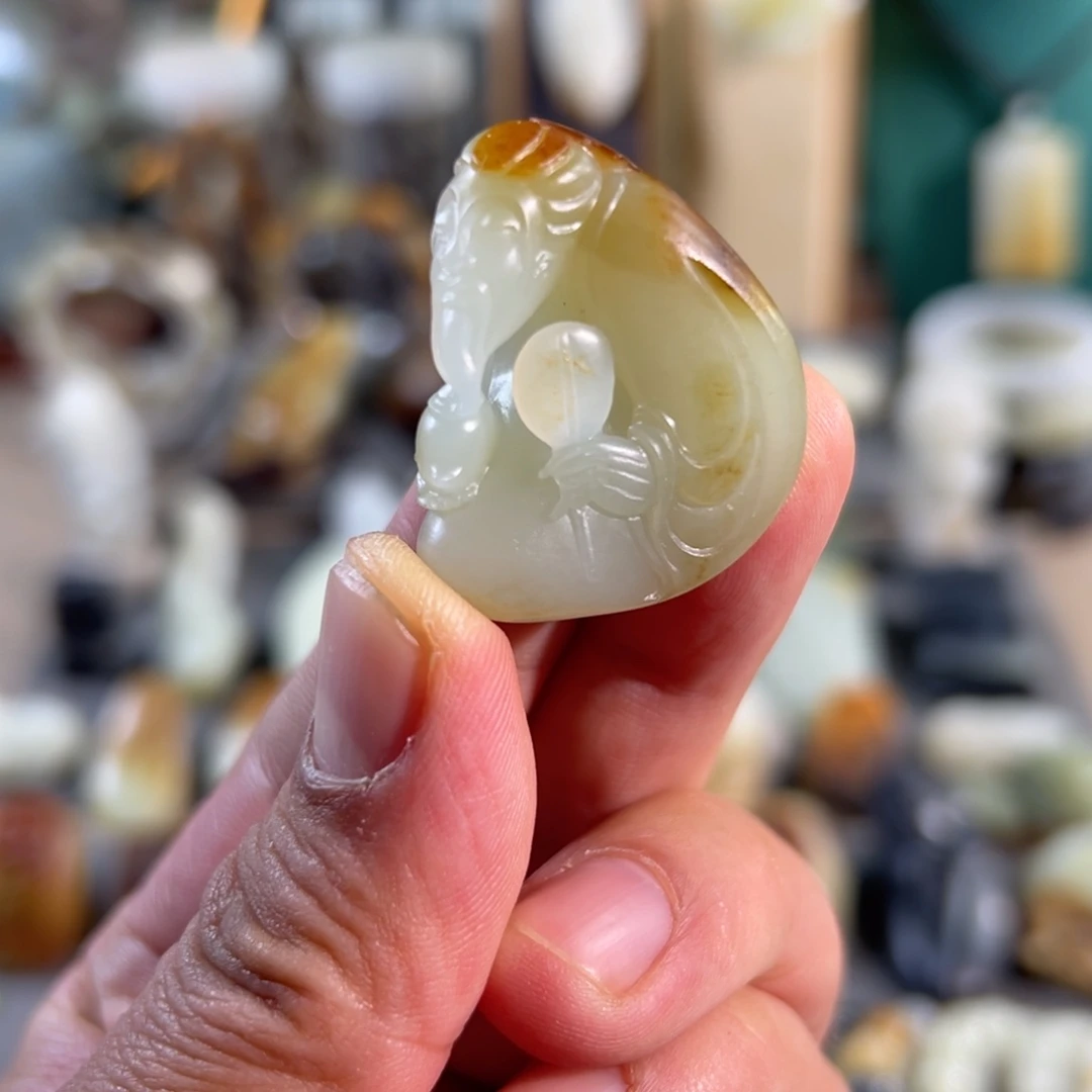 和田玉未镶嵌颈饰真皮真色