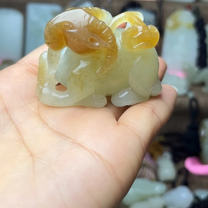 和田玉（糖玉）未镶嵌颈饰