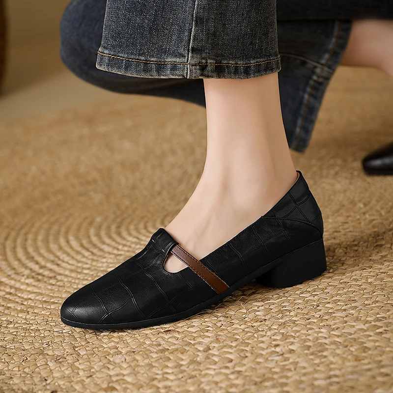 浅口单鞋2024年冬季复古风粗跟浅口纯色