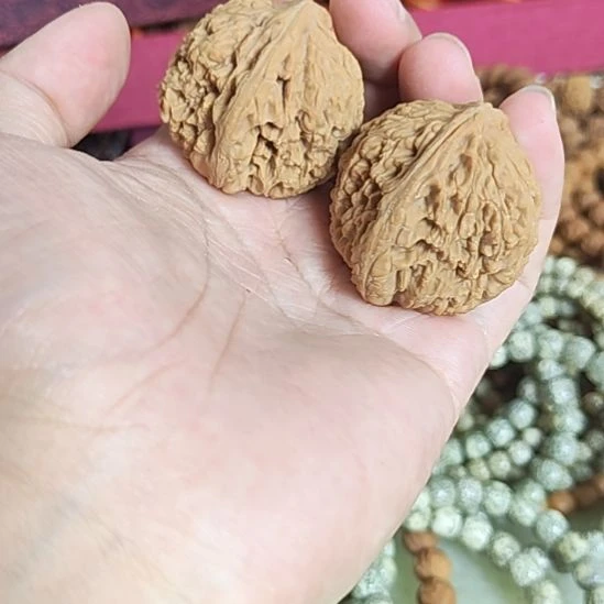 把件文玩核桃38左右练手南疆石