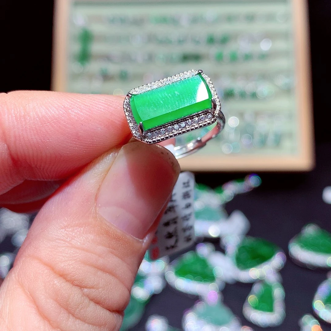 【闪购商品】翡翠吊坠(不含链)未镶嵌