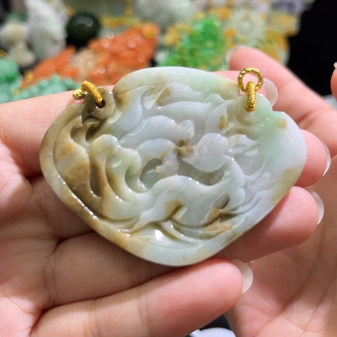 翡翠未镶嵌颈饰待编织