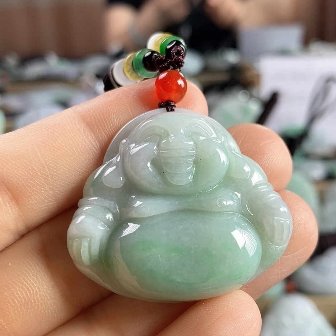 翡翠未镶嵌颈饰佛公