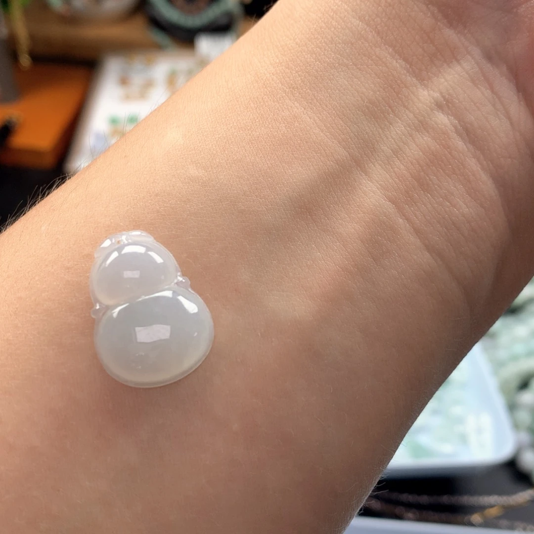 颈饰银S925镶嵌翡翠北**山