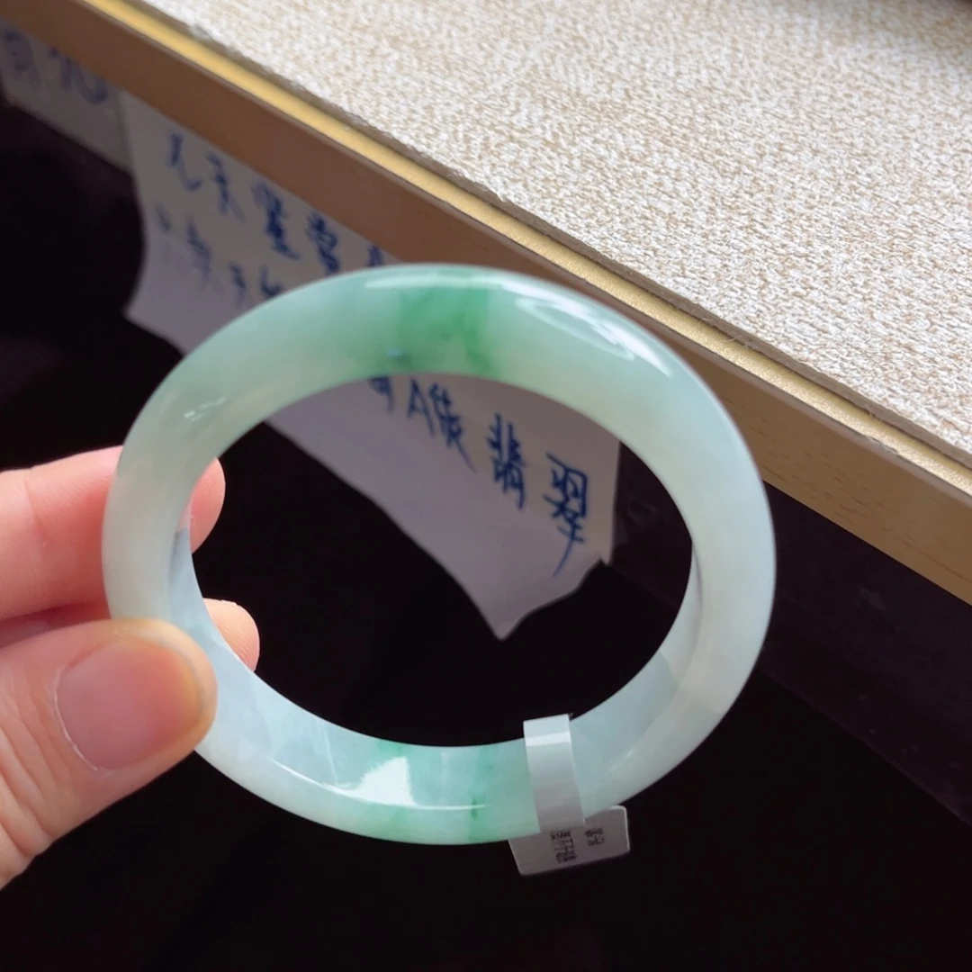 翡翠未镶嵌手镯手镯