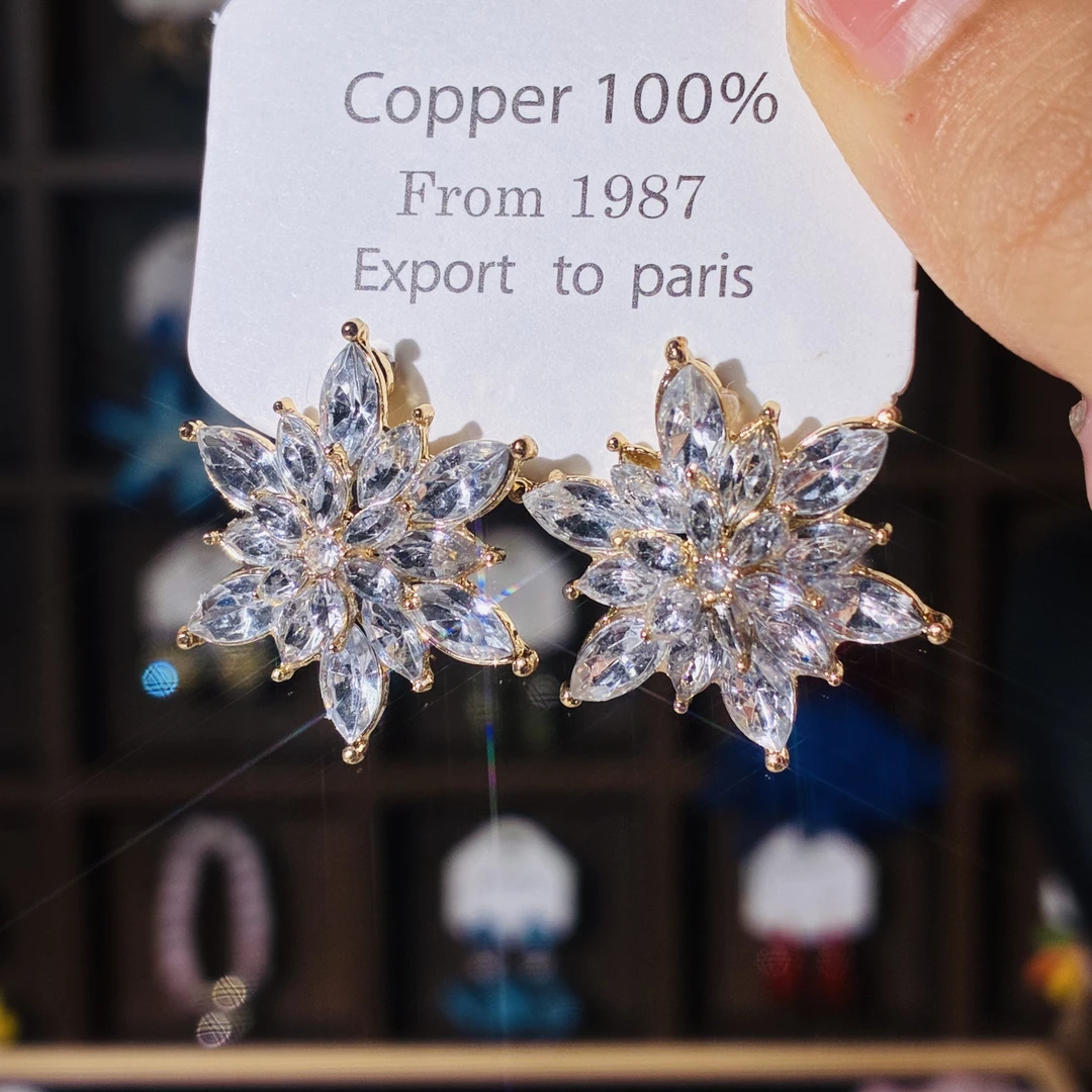 合金仿水晶耳饰 花朵耳钉冰花高级感气质时尚设计2025 Z2465