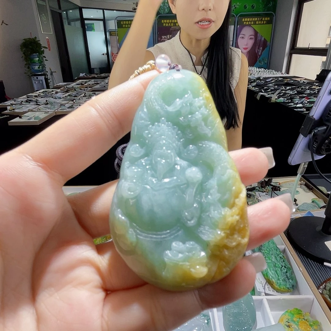颈饰未镶嵌翡翠一个