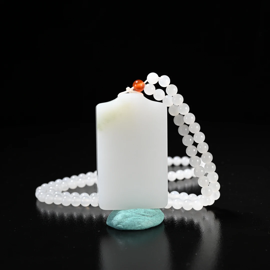 Lot8818 25YU105694和田玉平安无事牌牌佩/匡时