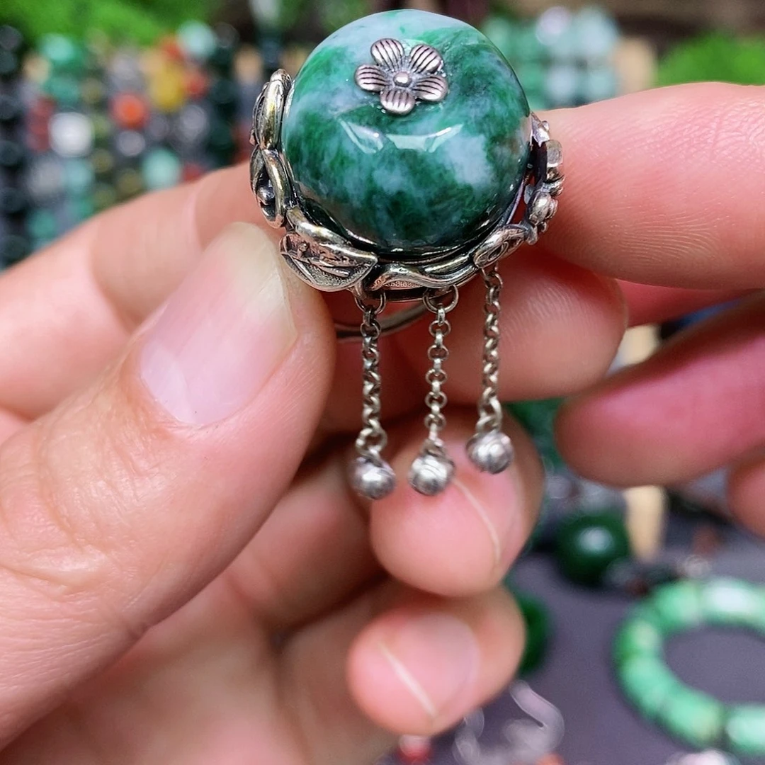 翡翠戒指银S925镶嵌历**目漂亮美眉