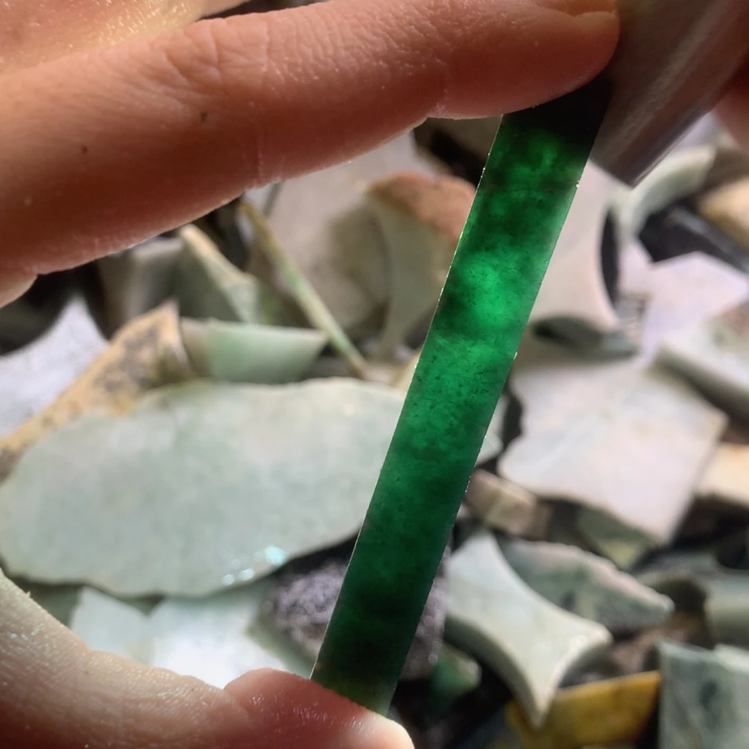 翡翠颈饰未镶嵌缅甸翡翠