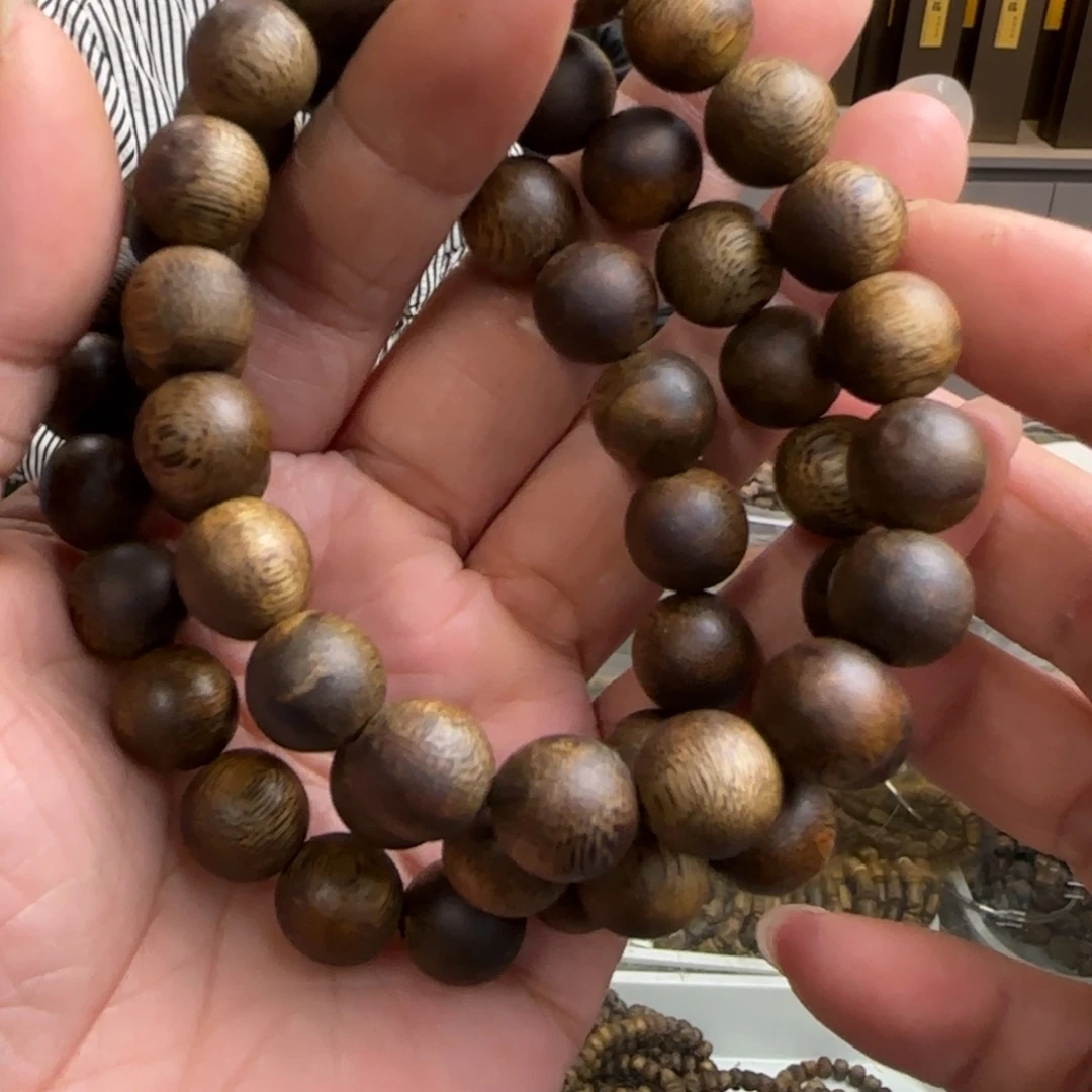 沉香手串多样性发1条1.1圆珠乌身高货10克