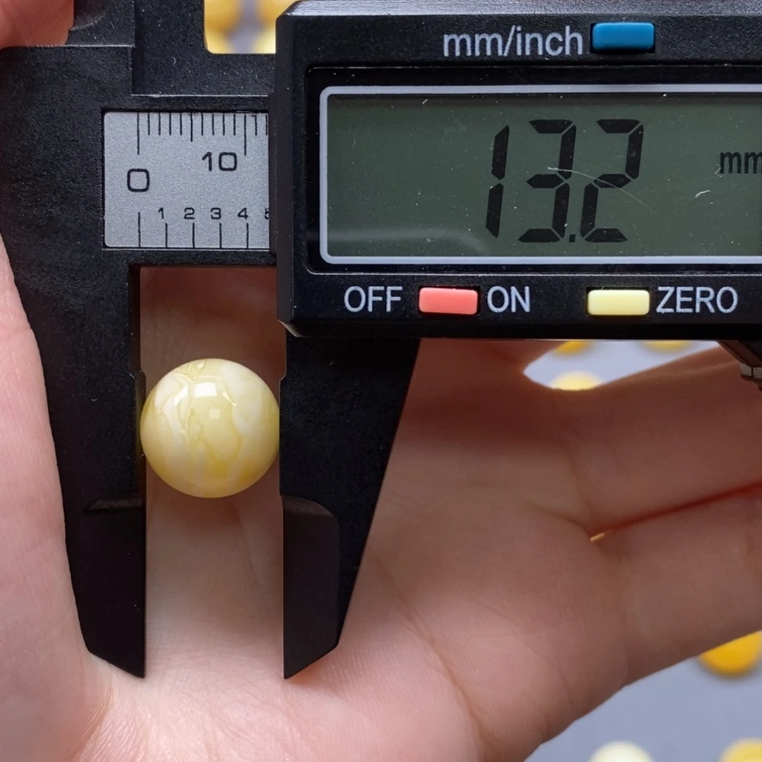 琥珀未镶嵌裸石纯天然