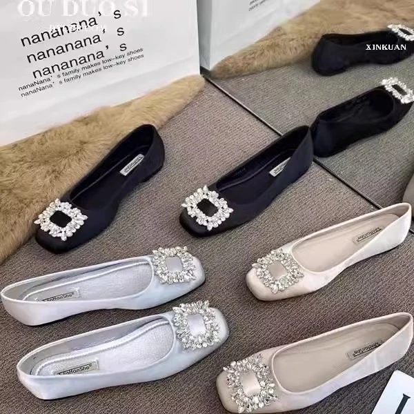 2025春季新款法式绸缎面方头平底单鞋女仙女鞋水钻扣气质软底瓢鞋