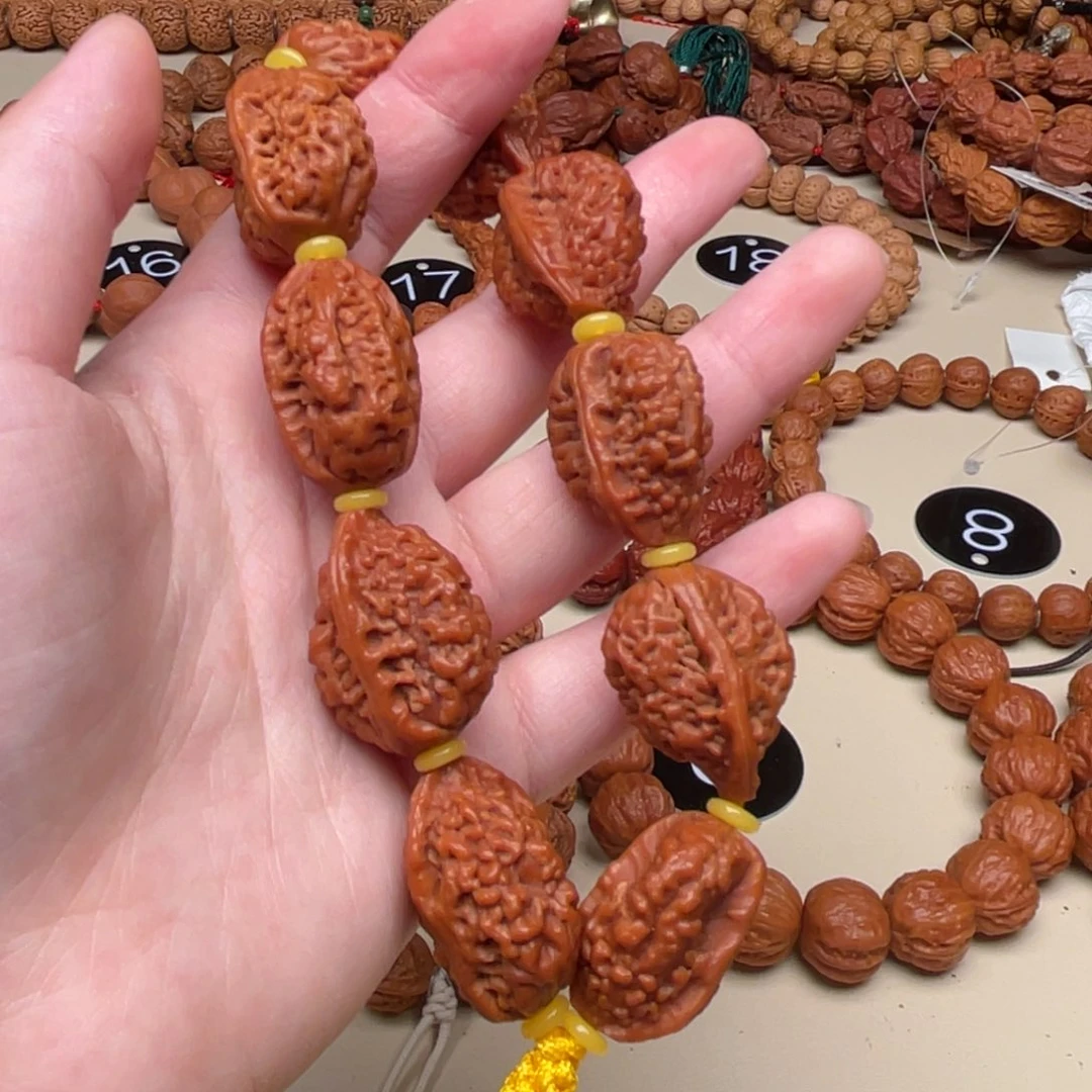 文玩核桃吊坠黑***核桃