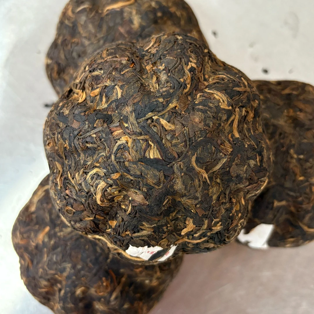 2004年无量山金瓜贡沱 果香蜜韵醇厚回甘 250克普洱生茶