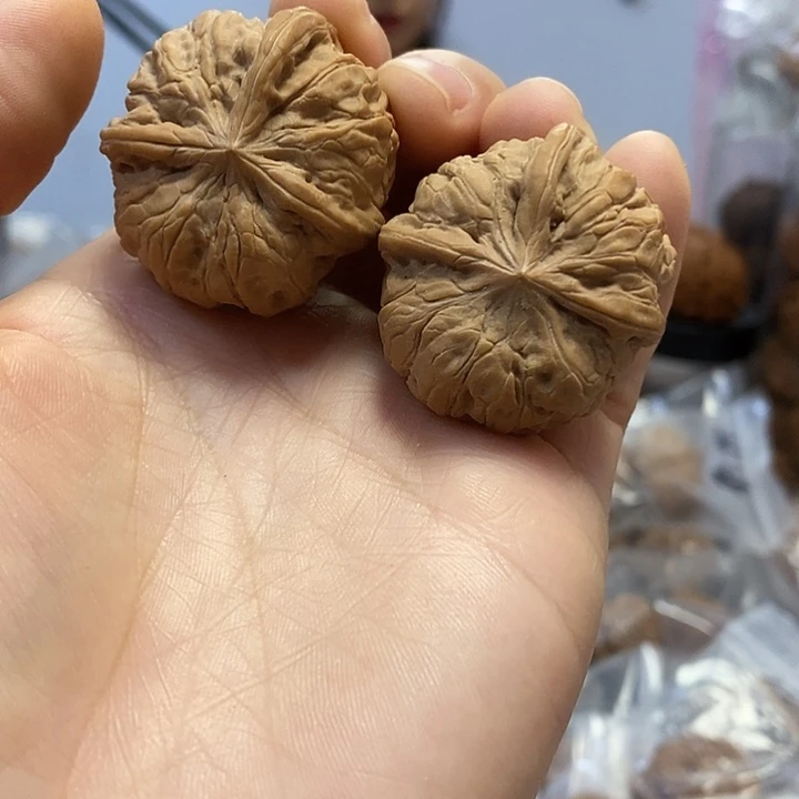 文玩核桃把件36雨花石三棱