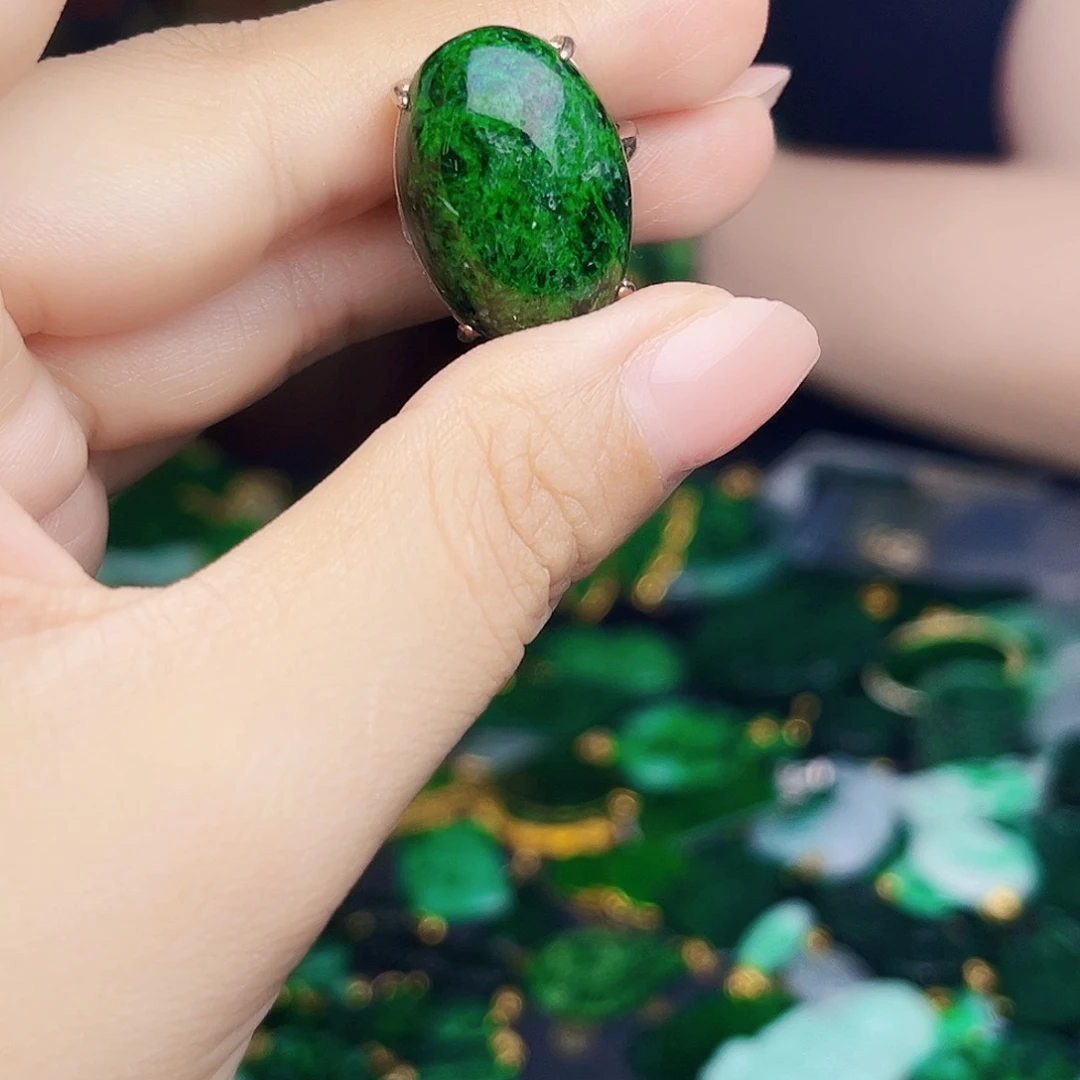 翡翠银S925镶嵌颈饰多样性