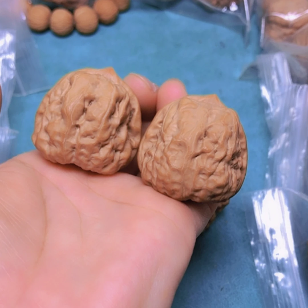 【闪购商品】把件核桃37蛤蟆头修尖
