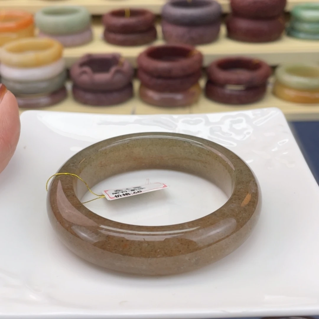 【闪购商品】石英质玉手镯未镶嵌皮****飞