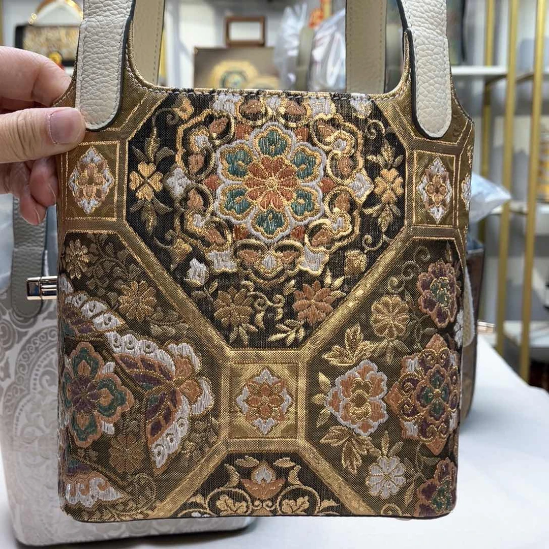 织绣毛*新年快乐！蛇年大吉！