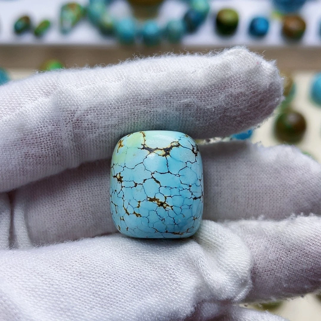 绿松石未镶嵌颈饰