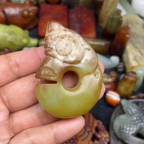 蛇纹石玉未镶嵌颈饰28