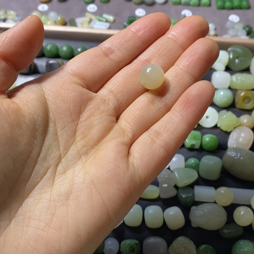 天***尘和田玉未镶嵌车挂