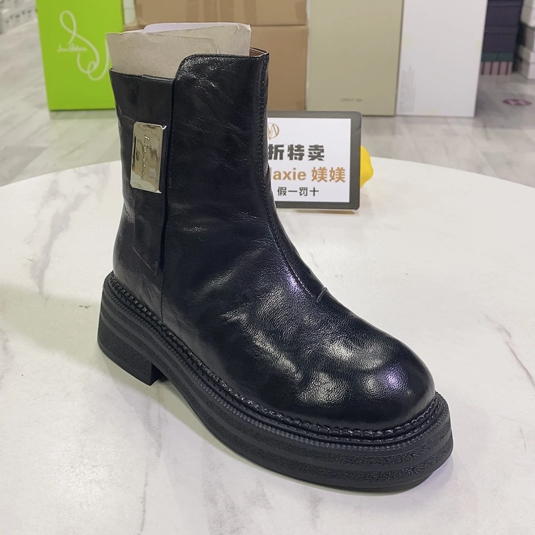 品牌女鞋孤品，以直播间为准，尺码35