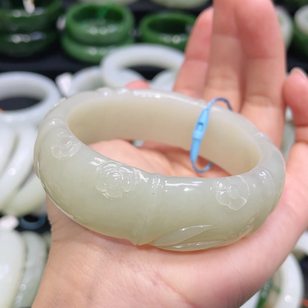 未镶嵌手镯和田玉85