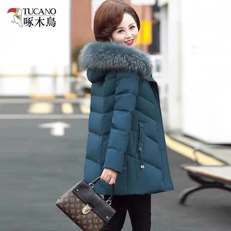 啄木鸟2024新款妈妈羽绒服女士中年洋气加厚冬装中老年人鸭绒外套