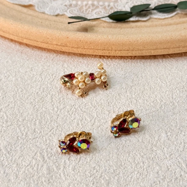 铜合金合成锆石胸针 【六六中古】孤品复古胸针耳夹套装th6449