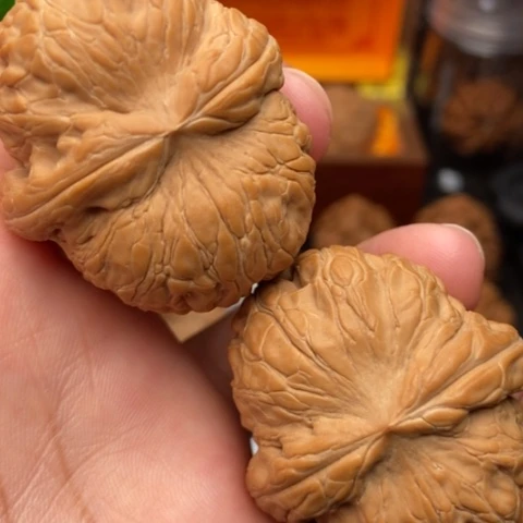 文玩核桃吊坠平谷元宝43全品