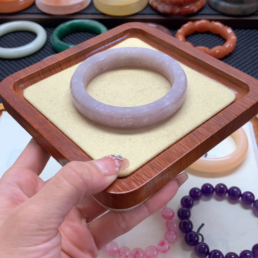 石英质玉手镯未镶嵌富****）