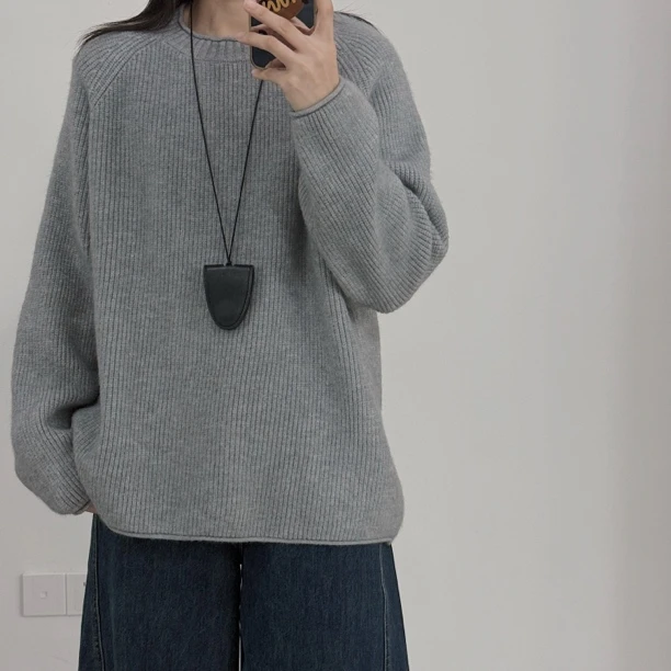 美芽 9月24日10:30am直播上新 【慵懒属性】灰色宽松大版圆领毛衣