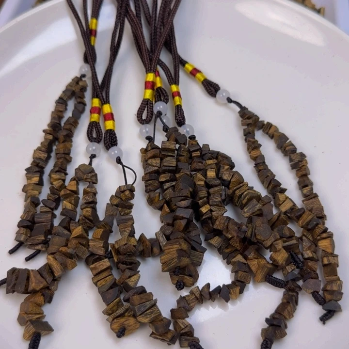 沉香碎屑沉香挂件串一条