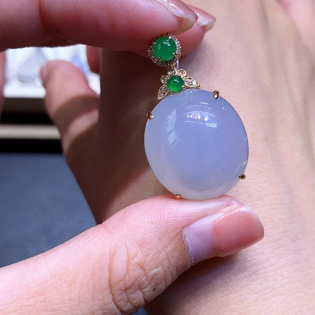 颈饰18K金镶嵌翡翠翡翠吊坠