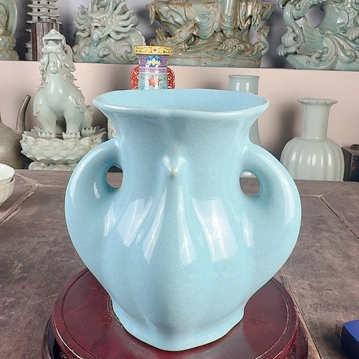 汝窑孔雀尊品相完美