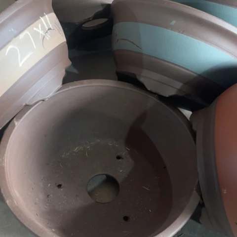 紫砂花盆100-6。       27-11