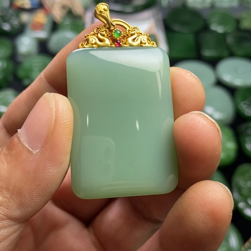【闪购商品】和田玉吊坠18K金镶嵌
