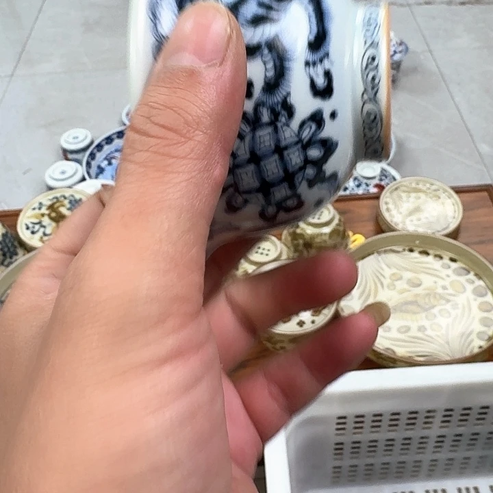 瓷片青花狮子大压手杯