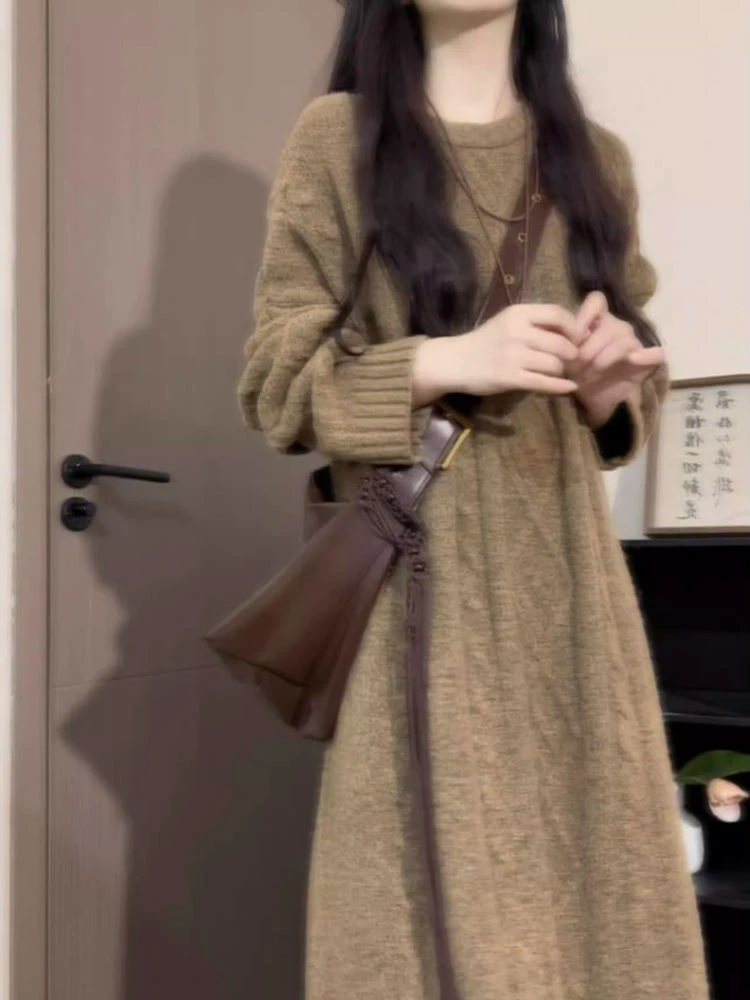 韩系设计感慵懒风麻花针织连衣裙女宽松长款毛衣裙秋冬新款长裙子
