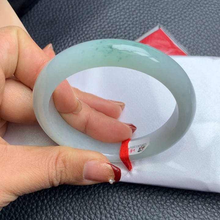 翡翠手镯未镶嵌翡翠手镯未镶嵌