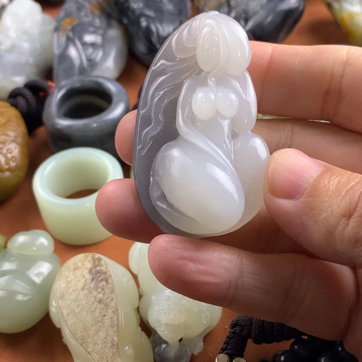 未镶嵌和田玉挂件