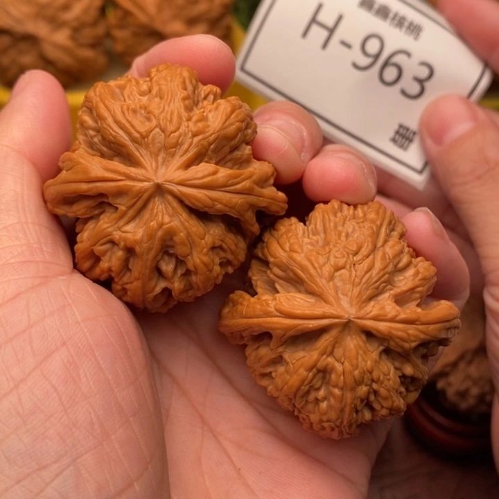 桃核把件粗筋42….