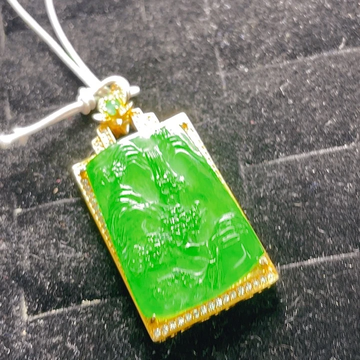 翡翠未镶嵌颈饰24，